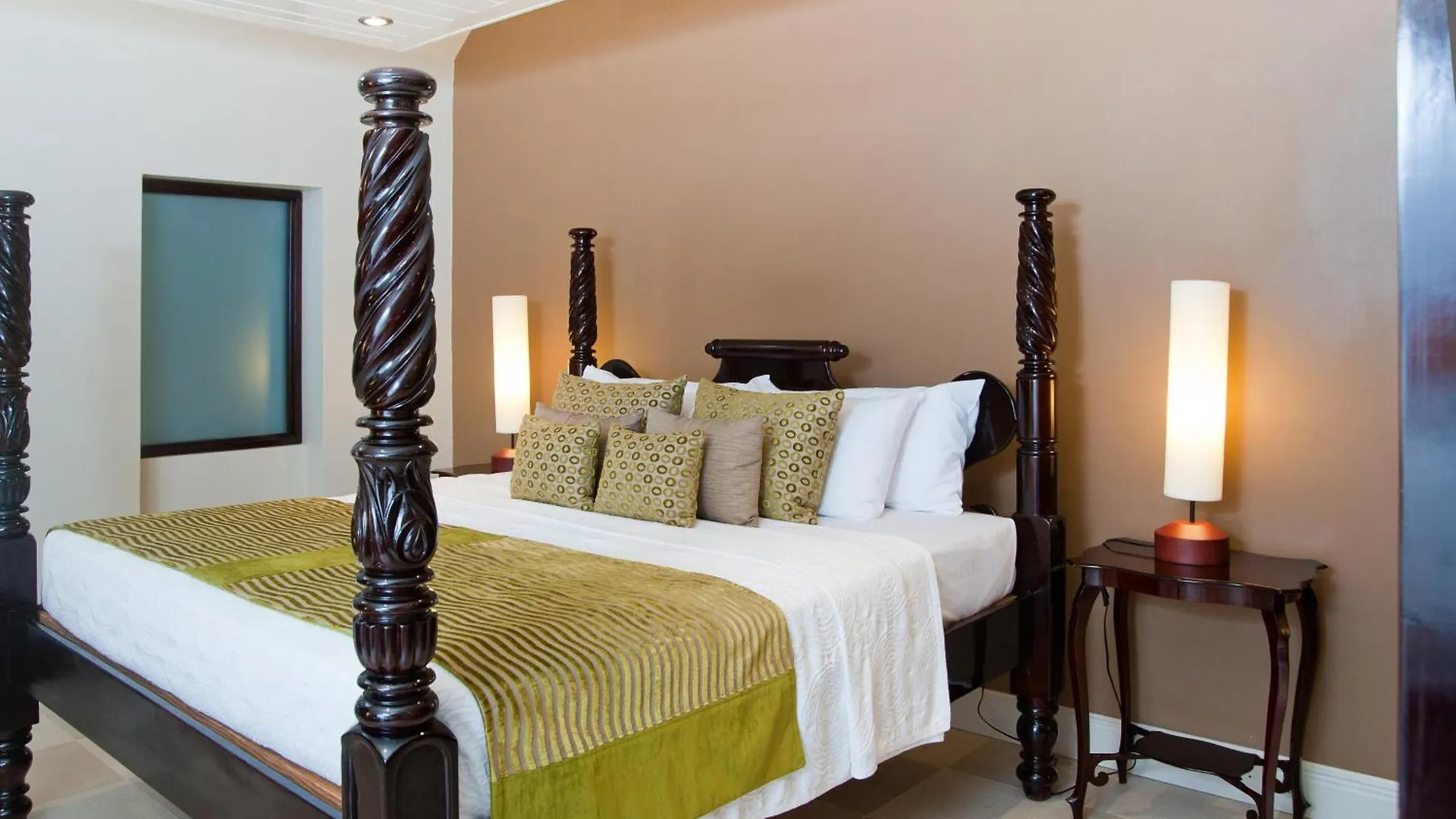 Island Inn Hotel All-Inclusive Saint Michael