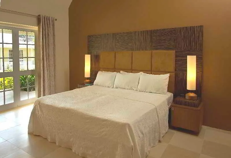 Island Inn Hotel All-Inclusive Saint Michael